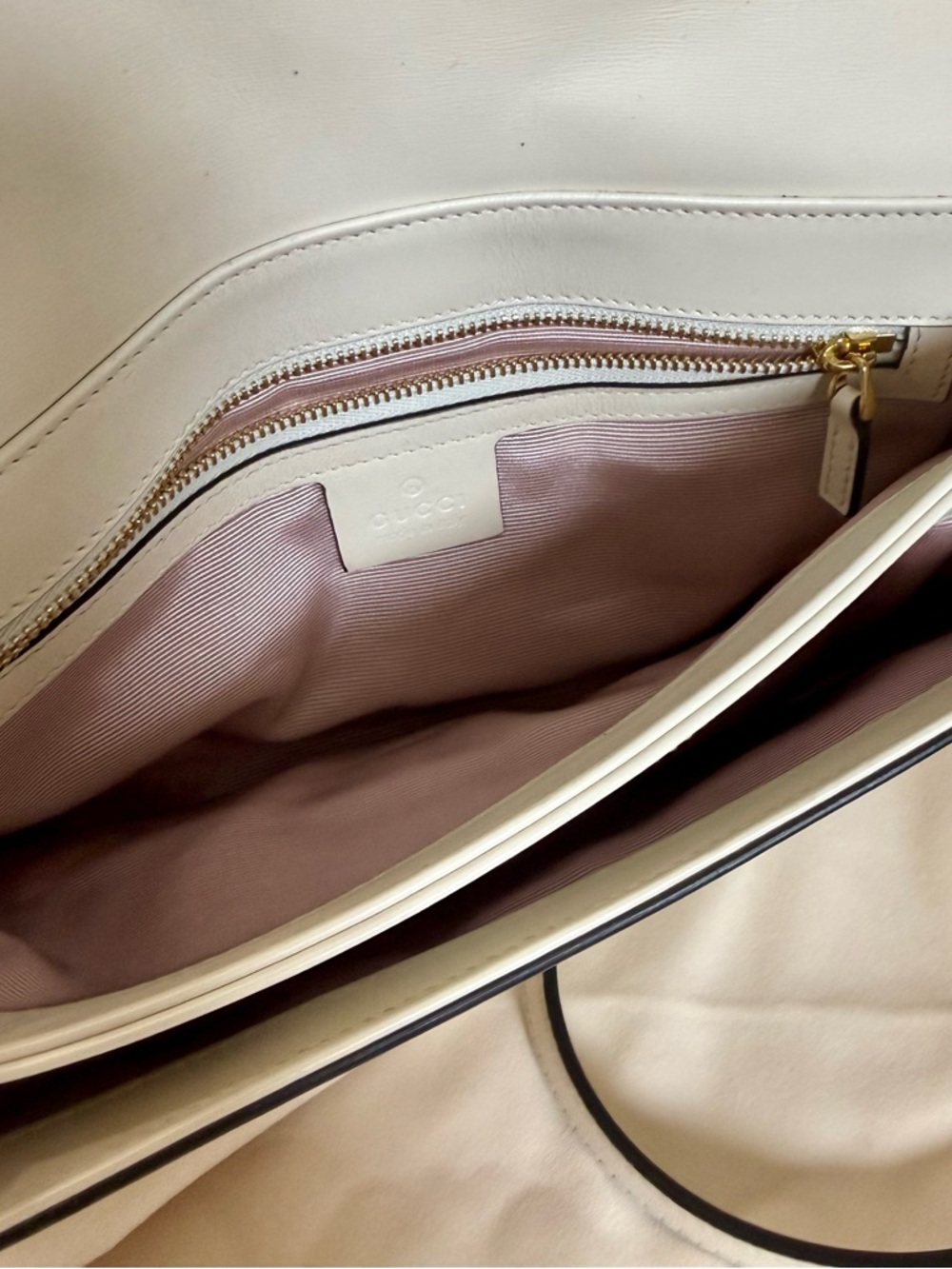 Gucci Arli Small Leather Shoulder Bag – Gold Double G - Off-White - Picture 6 of 11
